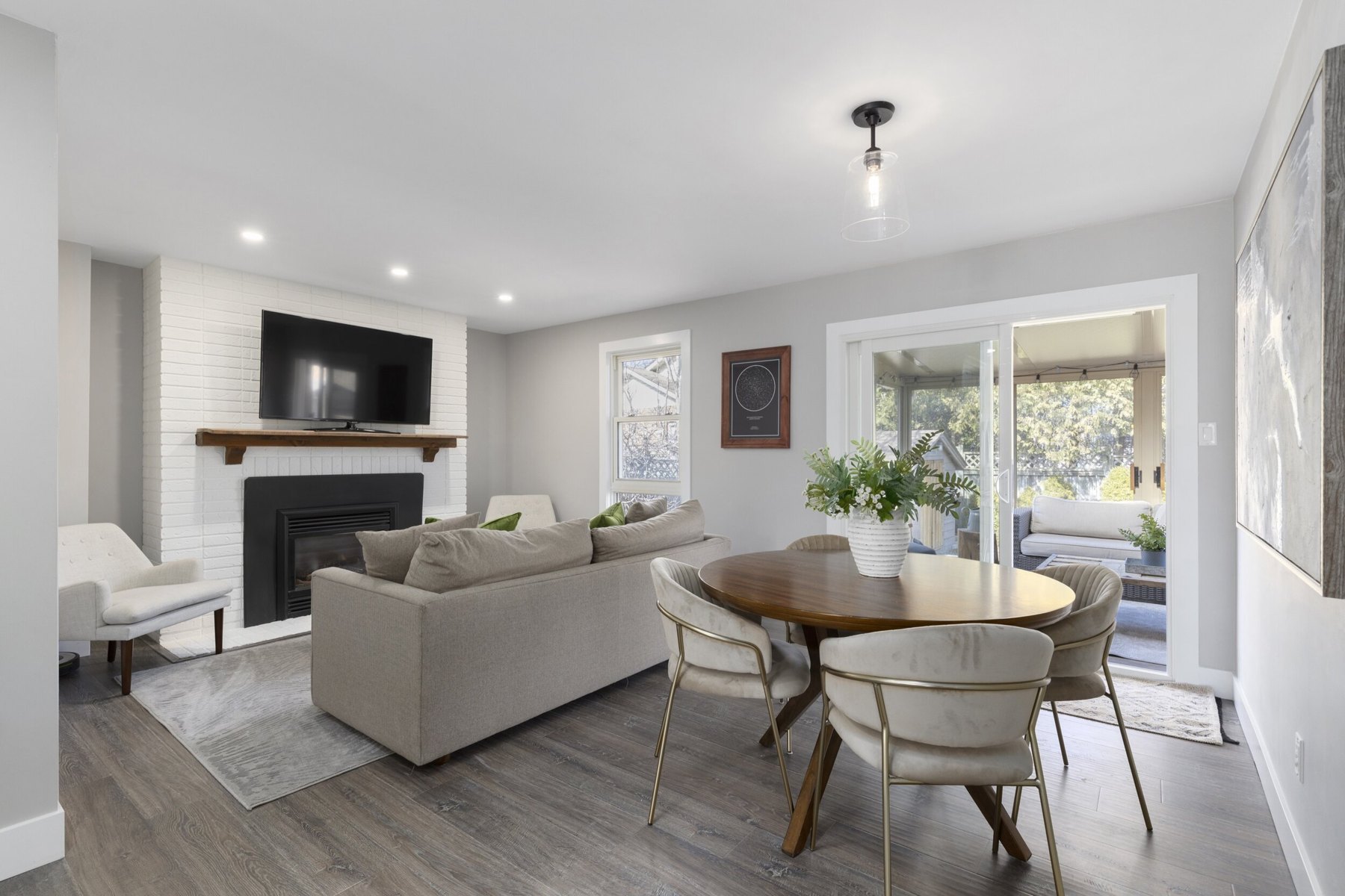 Bright living and dining space